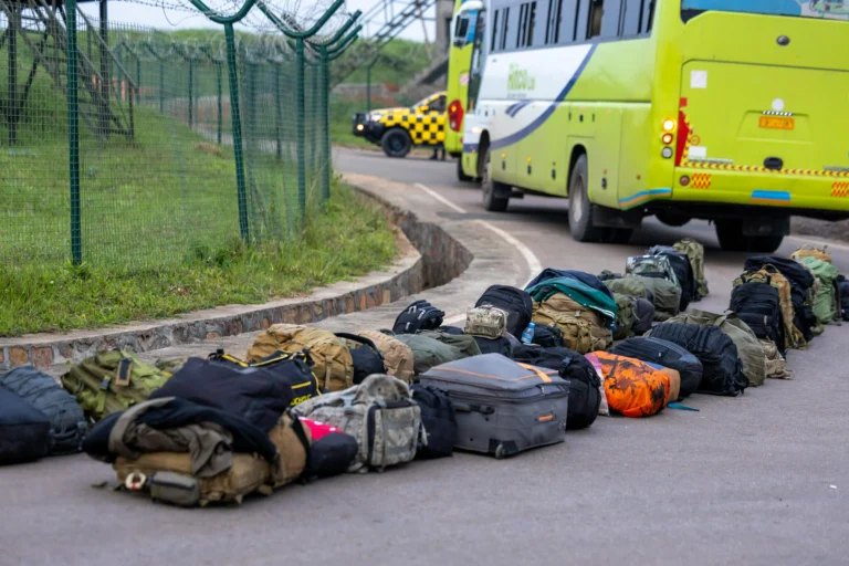 deport ne demek, deport edilmek ne demek, deport nedir, deport etmek ne demek, türkiye'de 90 günden fazla kalan yabancılar cezası