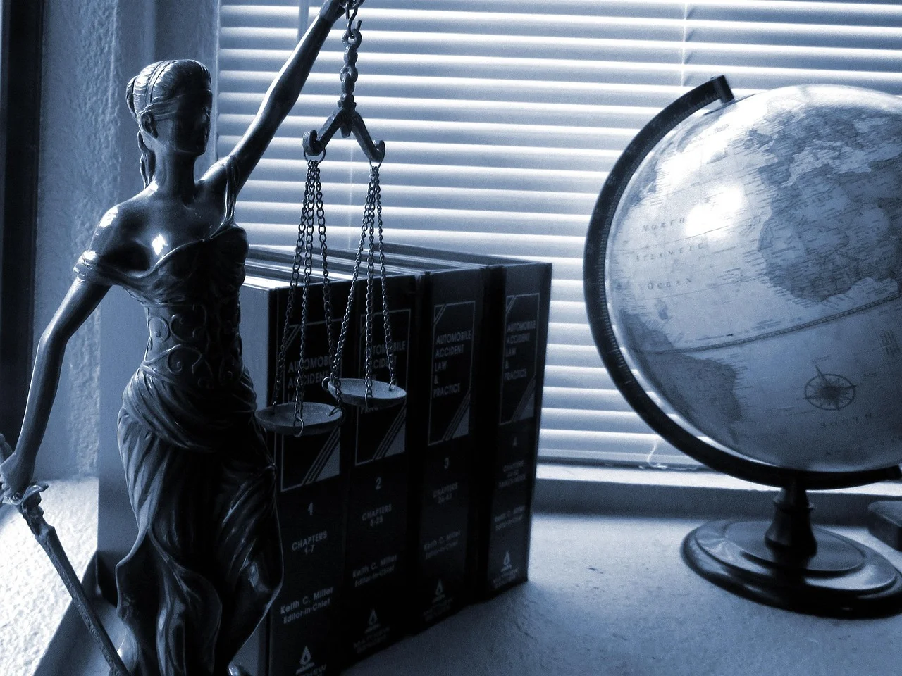 Hakkımızda | Çelik Avukatlık Bürosu